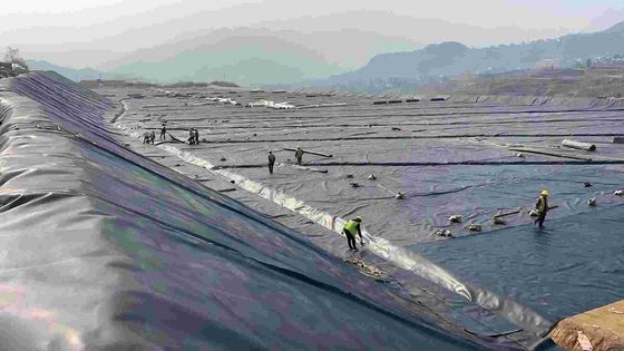 ژئوممبران صاف HDPE سفارشی برای تصفیه آب دفن زباله معدن و عمر طولانی تر