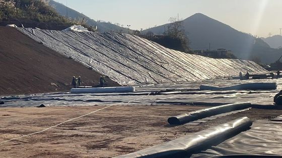 ژئوممبران صاف HDPE سفارشی برای تصفیه آب دفن زباله معدن و عمر طولانی تر