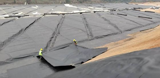 مقاومت شیمیایی عالی HDPE ژئوممبران صاف برای مدیریت خروجی