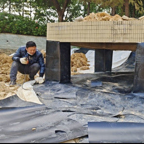 ژئوممبران صاف HDPE با دوام برای پروژه ضد سیلاب دریاچه مصنوعی مقاومت شکستن 20-80N / mm در شکستن 700٪