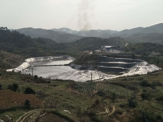 مقاومت شیمیایی ژئوممبران پلی اتیلن HDPE با چگالی بالا پیشگیری از نشت برای امکانات ذخیره سازی خروجی