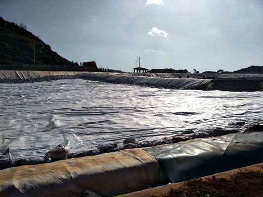 مقاومت شیمیایی ژئوممبران پلی اتیلن HDPE با چگالی بالا پیشگیری از نشت برای امکانات ذخیره سازی خروجی