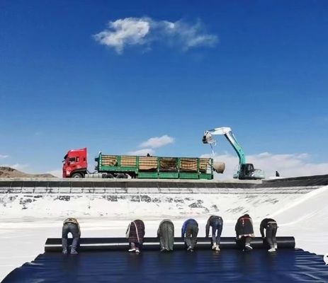 طراحی شده برای ایمنی: راه حل های ژئوممبران HDPE با عملکرد بالا برای تخلیه حوضچه نگهداری و حفاظت از محیط زیست