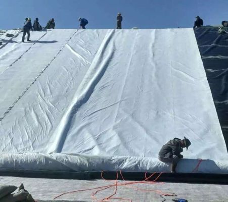 ژئوتکستيل پلي استر بدون بافت مقاوم در برابر اشعه افراطي با نفوذ آب بالا و مقاومت عالی در برابر سوراخ کردن برای کنترل فرسایش خاک معدن